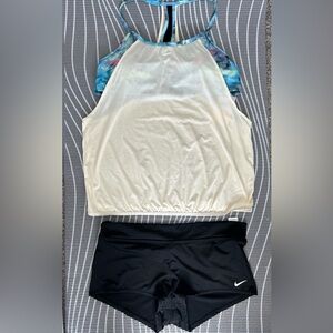 Nike Cream and Black Workout Ensemble